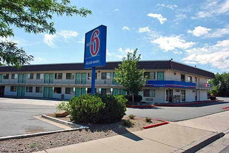 Motel 6-Reno, Nv - Livestock Events Center Екстериор снимка