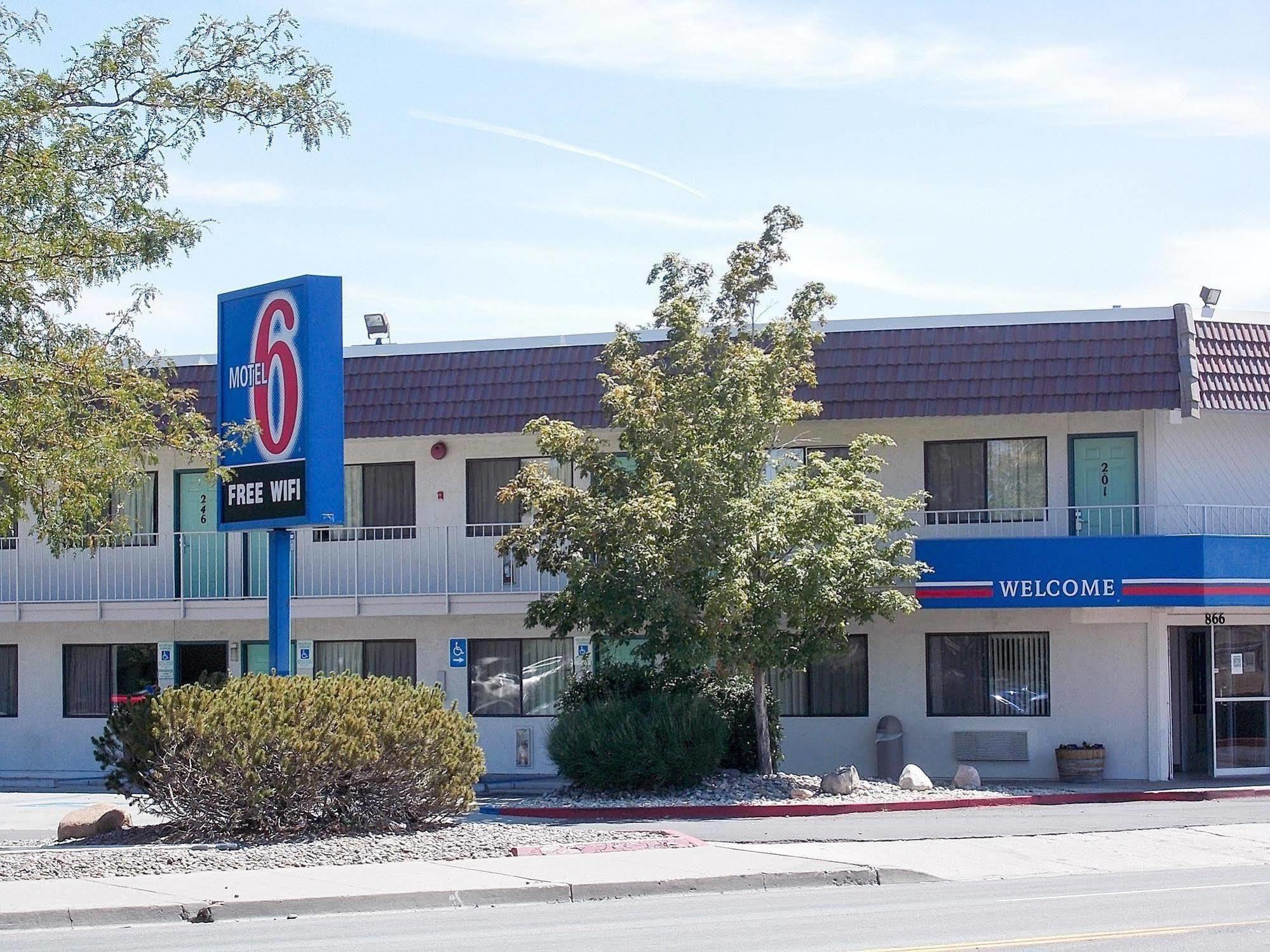 Motel 6-Reno, Nv - Livestock Events Center Екстериор снимка